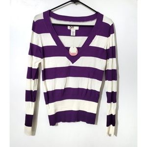 NWT SO Longsleeve Stripe Vneck Junior Large